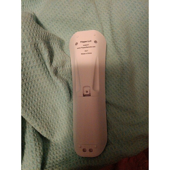 FLIPPER Big Button Universal TV Remote Simple Controls, Used Condition - Picture 2 of 3